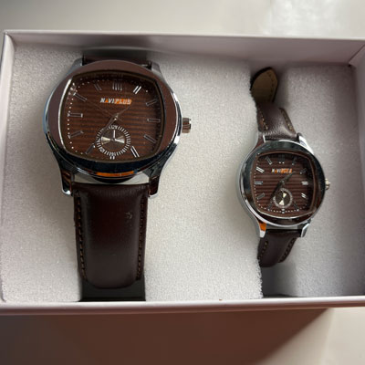 Couple-watch_