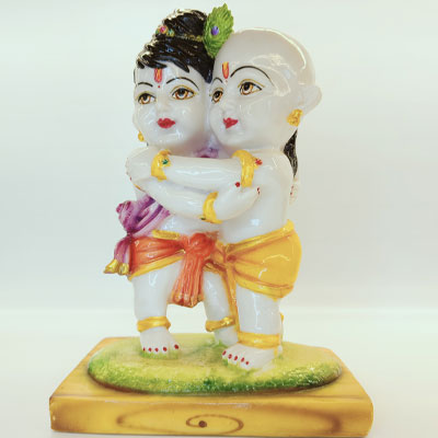 Krishna-sudama-statue_