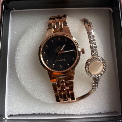 Ladies-watch-with-bracelet_