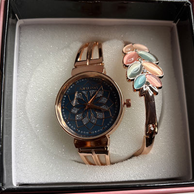 Ladies-watch-with-bracelet_(3)