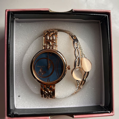 Ladies-watch-with-bracelet_(4)