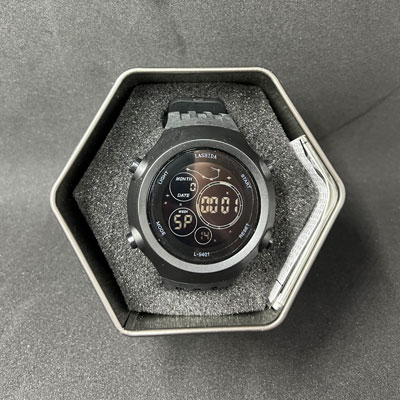 Black-strap-watch_