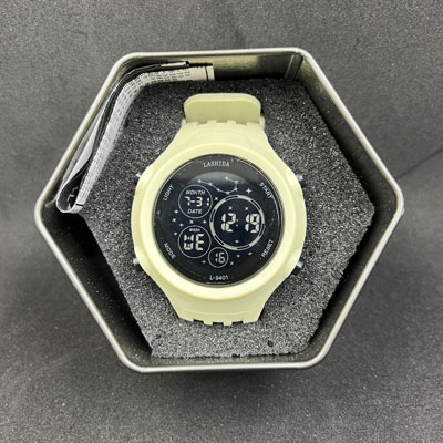 Cream-strap-watch_